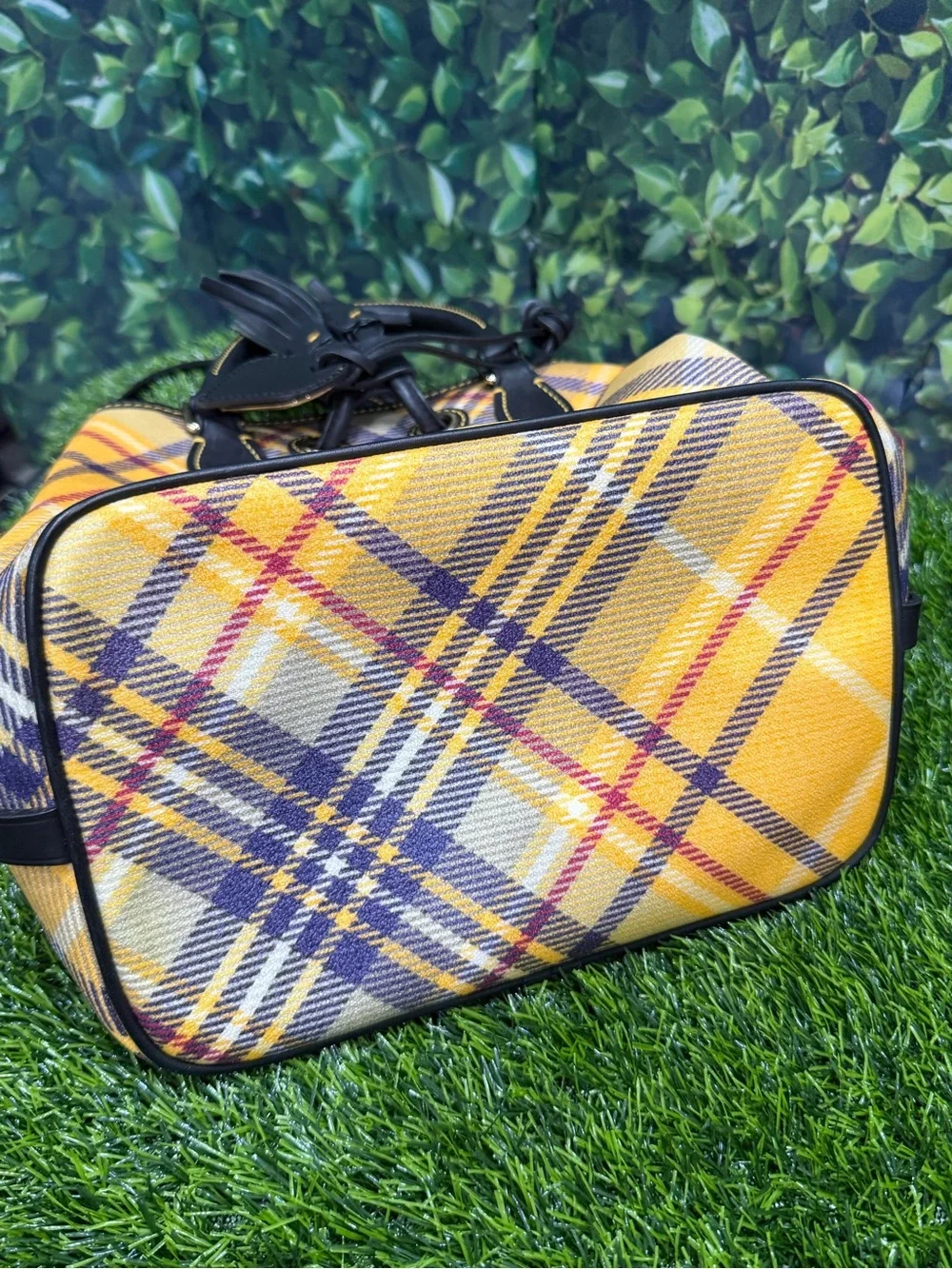 Dooney & Bourke add vibrant